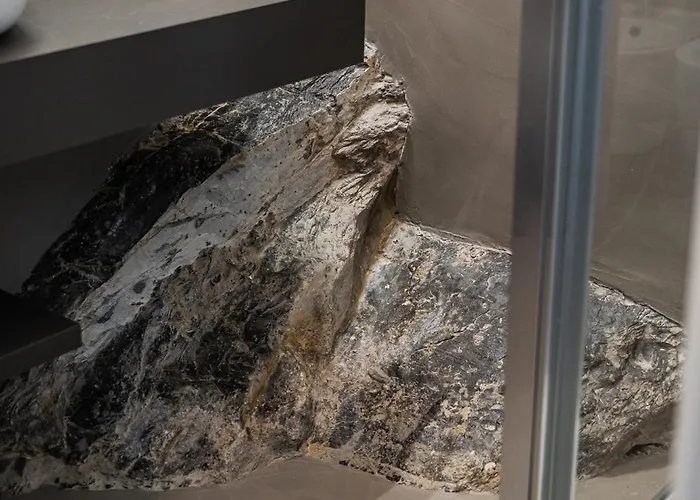 - Con Roccia Naturale Rapallo