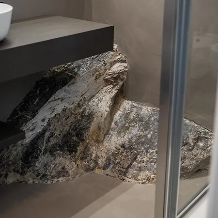 - Con Roccia Naturale Ραπάλο