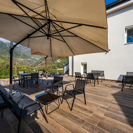 - Con Roccia Naturale Apartment