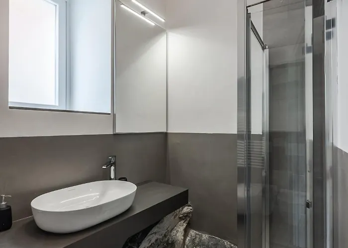 - Con Roccia Naturale Apartment *